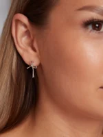 Cercei fundiță din argint 925 Belleza – bijuterie fină și feminină, perfectă pentru cadou sau completarea unei ținute elegante. Transport gratuit.