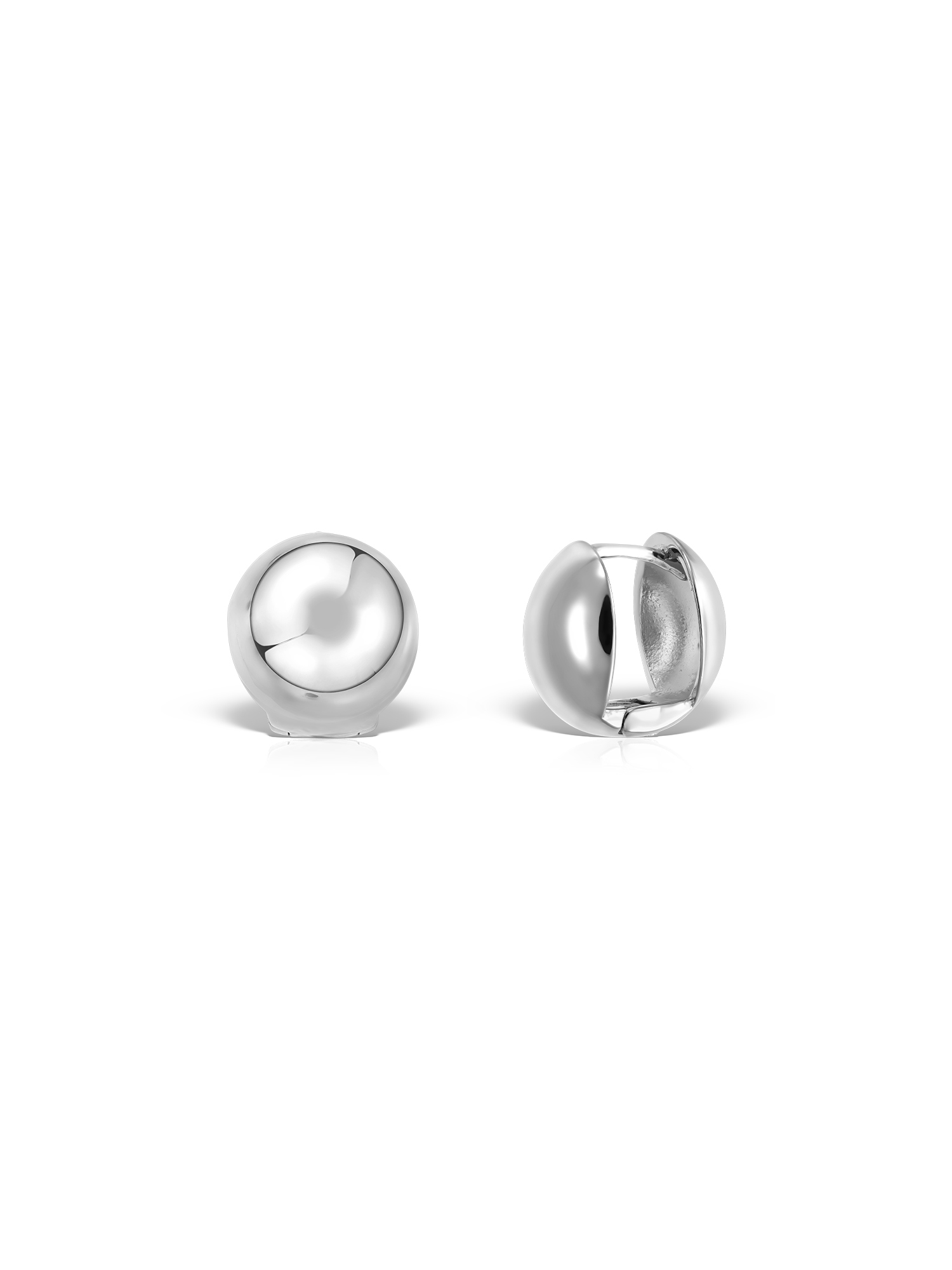 Cercei bold din argint Narya Cercei statement din argint Narya, cu un design rotunjit și sculptural. O alegere îndrăzneață pentru femeile care apreciază un stil modern și rafinat. Transport gratuit.