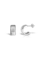 Cercei Solena din argint 925, creați pentru femeia modernă care adoră bijuteriile cu personalitate. Un accesoriu statement, perfect pentru un look sofisticat și inconfundabil. Ambalaj de cadou inclus.