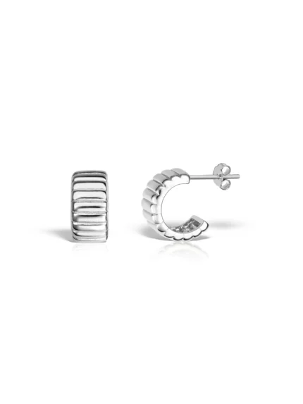 Cercei Solena din argint 925, creați pentru femeia modernă care adoră bijuteriile cu personalitate. Un accesoriu statement, perfect pentru un look sofisticat și inconfundabil. Ambalaj de cadou inclus.